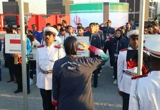 احترام نظامی به پرچم مقدس کشورمان در مراسم اهتزار پرچم

