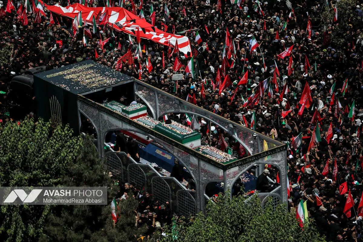 مراسم تشییع پیکر مطهر رهبر شهید انقلاب در تهران -
