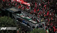 کدام مقام از پیکر رهبر شهید در مشهد استقبال کرد؟
