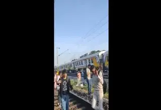  برخورد شدید یک قطار مسافربری با یک قطار باری در هند+فیلم