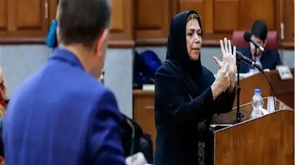 استقبال جالب از یک زن خاص