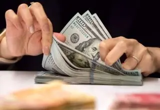 اعلام قیمت انواع ارزها در بازار؛ دلار ۱۲۴ هزار و ۲۸۵ تومان فروخته شد