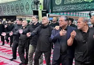 حضور رئیس جمهور در مراسم شام غریبان + عکس 