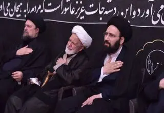 مراسم عزاداری شام غریبان در حرم امام (ره) با حضور کروبی + عکس