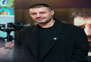 جواد عزتی بعد از مدتها با کیف رنگی در یک کنسرت دیده شد/ فیلم