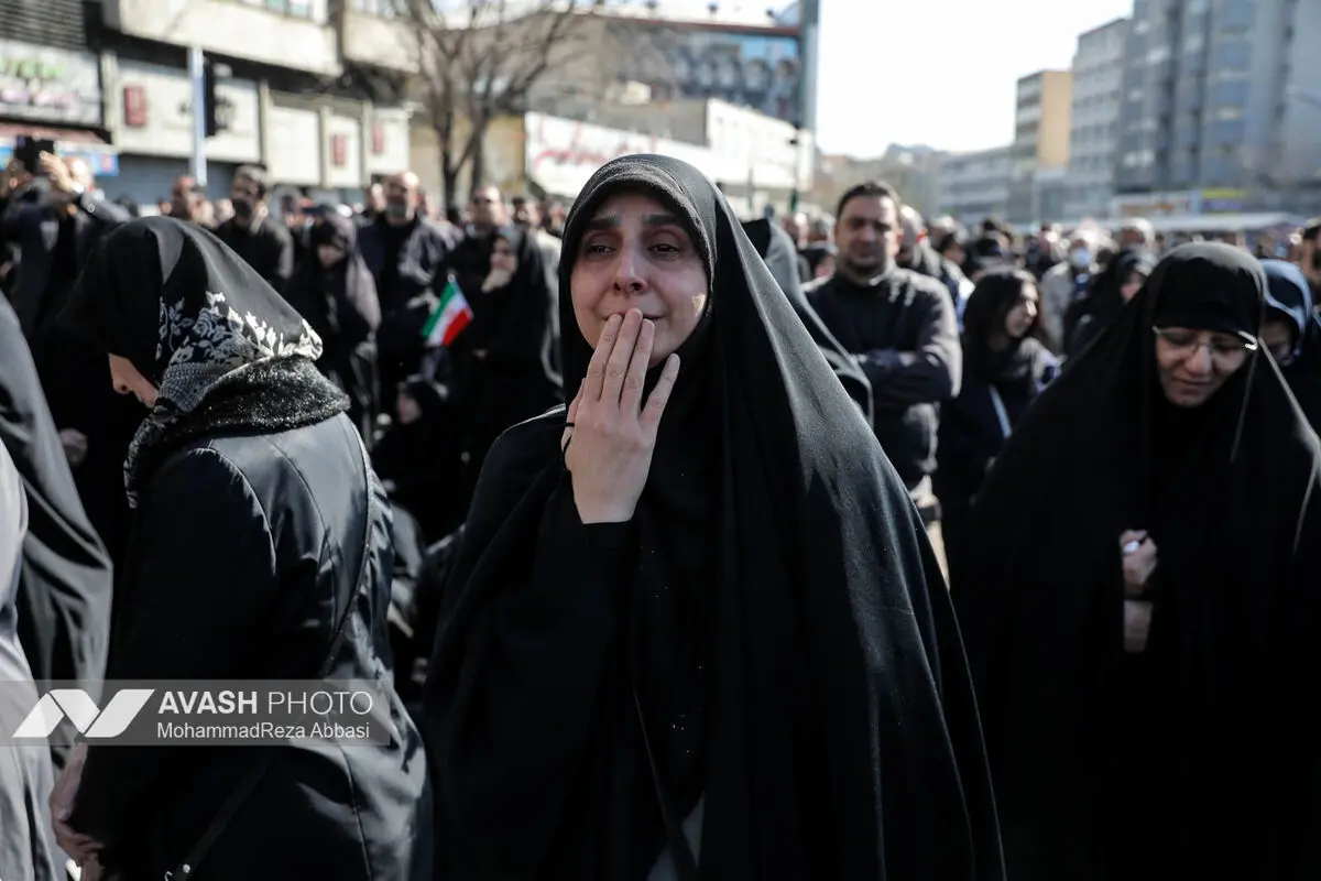 تجمع سوگواران رهبر شهید انقلاب در میدان انقلاب تهران