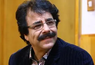 علیرضا افتخاری برای رهبر شهید خواند