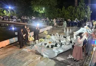 مراسم عقد رایگان برای زوج‌های جوان تهرانی در فرهنگسرای امام