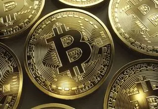 بیت‌کوین به نزدیکی ۷۲ هزار دلار رسید