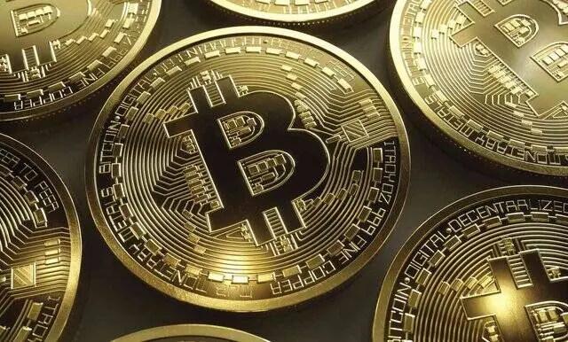 بیت‌کوین به نزدیکی ۷۲ هزار دلار رسید