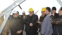 بازدید وزیر نیرو از دو سایت در حال احداث نیروگاه‌های خورشیدی