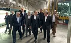 عراقچی از کارخانه شیشه آذر بازدید کرد