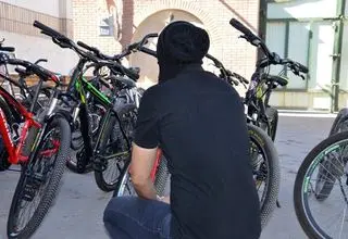 دوچرخه گران‌قیمت زیر پای معتاد ۳۰ ساله، پلیس را به راز بزرگ رساند
