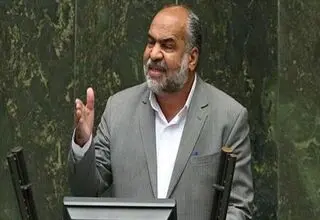 کیک تولد ۱۲ متری یک نماینده مجلس در شهر بافق  