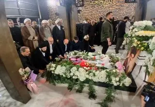 حضور سید علی خمینی در مزار شهید سیدحسن نصرالله