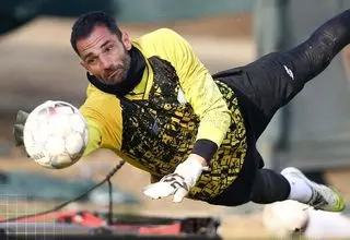 تکلیف مرد شماره یک قفس توری استقلال تا پایان فصل مشخص شد