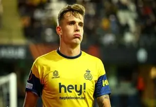 قلعه‌نویی خواستار حضور مهاجم دوتابعیتی در اردوی فروردین شد