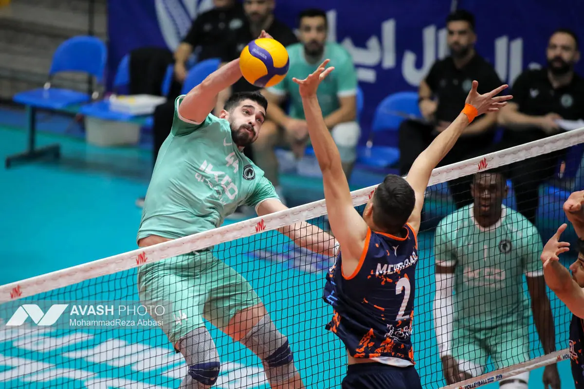 دیدار تیم های والیبال پیکان تهران و سایپا تهران