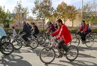تهران؛ شهری که پیاده‌رو ندارد