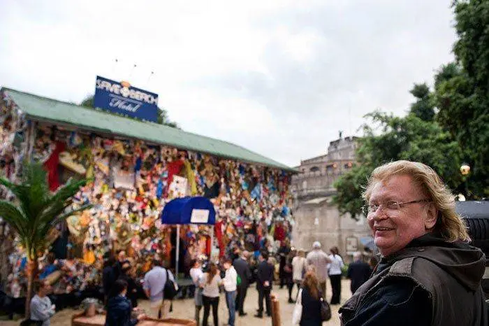 افتتاح هتلی که از زباله ساخته شده است