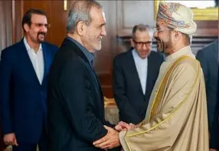 تأکید پزشکیان بر گسترش همکاری‌های ایران و عمان