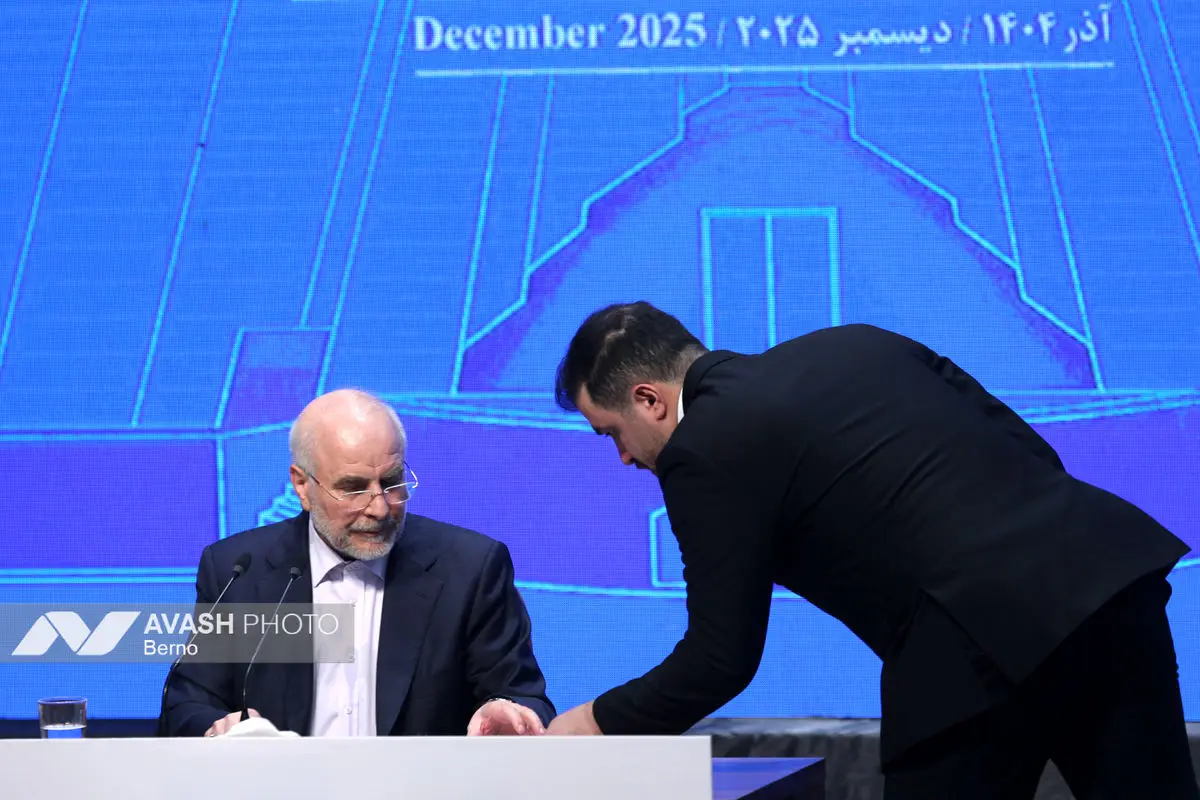 نشست خبری رئیس مجلس شورای اسلامی