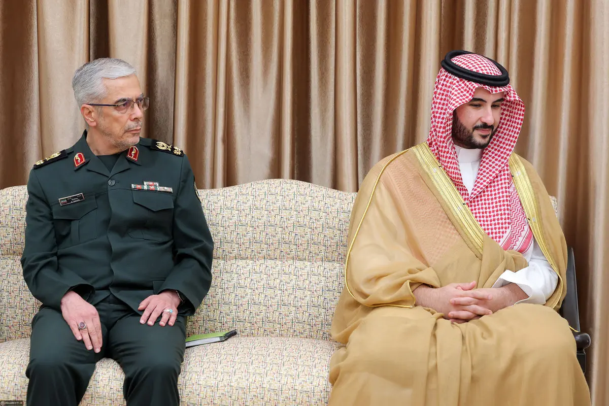 تقدیم پیام پادشاه عربستان به رهبر انقلاب
