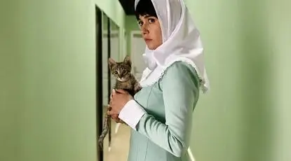 پریناز ایزدیار و مجتبی پیرزاده در راه خانه‌ها