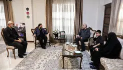 حضور قالیباف در منزل سرلشکر شهید غلامرضا محرابی

