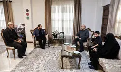 حضور قالیباف در منزل سرلشکر شهید غلامرضا محرابی

