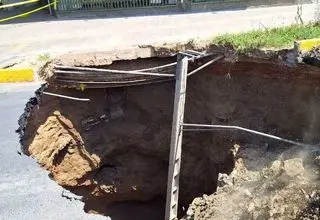 فرونشست خطرناک در این شهر و مسدود شدن کامل خیابان