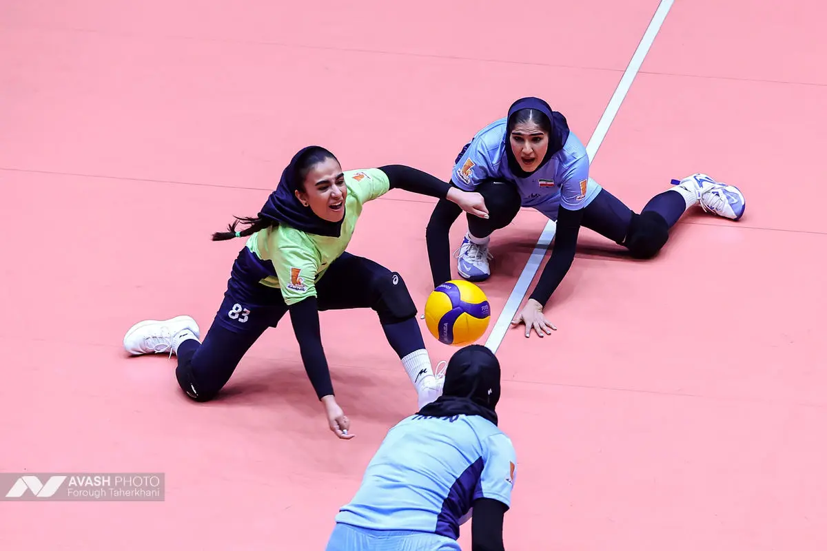 بازی تدارکاتی تیم ملی بزرگسال والیبال با تیم زیر ۱۸ سال