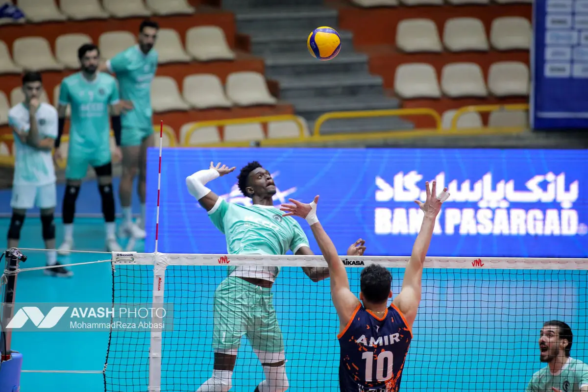 دیدار تیم های والیبال پیکان تهران و سایپا تهران