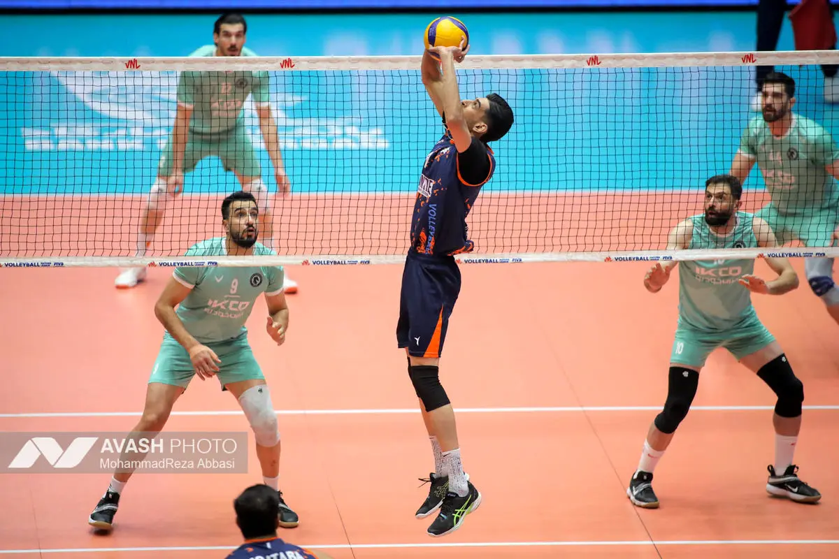 دیدار تیم های والیبال پیکان تهران و سایپا تهران