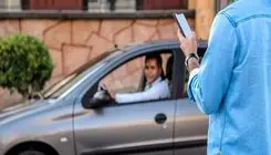 مخالفت انجمن تجارت الکترونیک با واگذاری مجوز تاکسی‌های اینترنتی به شهرداری‌ها