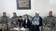دیدار امیر سرتیپ صباحی فرد با خانواده یکی از شهدای ارتش در جنگ ۱۲ روزه