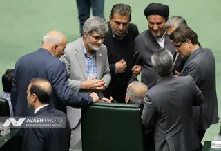 یک بیانیه بدون اسم و امضا دیگر از مجلس بیرون آمد