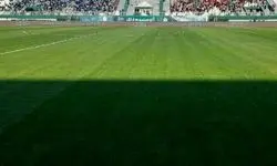 ظرفیت ورزشگاه امام خمینی اراک تکمیل شد