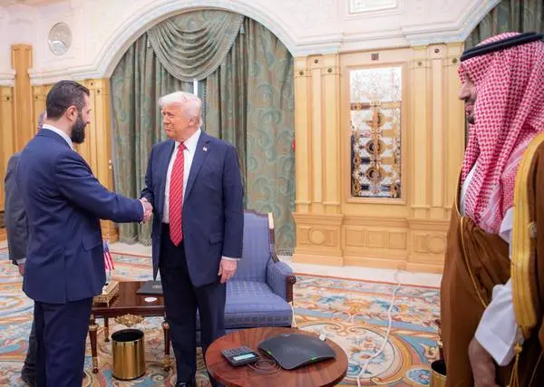 مجرم تحت تعقیب به دیدار ترامپ رفت!