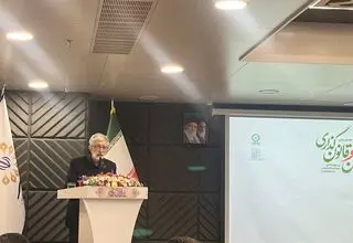 هیچ نقطه‌ای از کشور نباید خود را جدا از سرنوشت ملی بداند