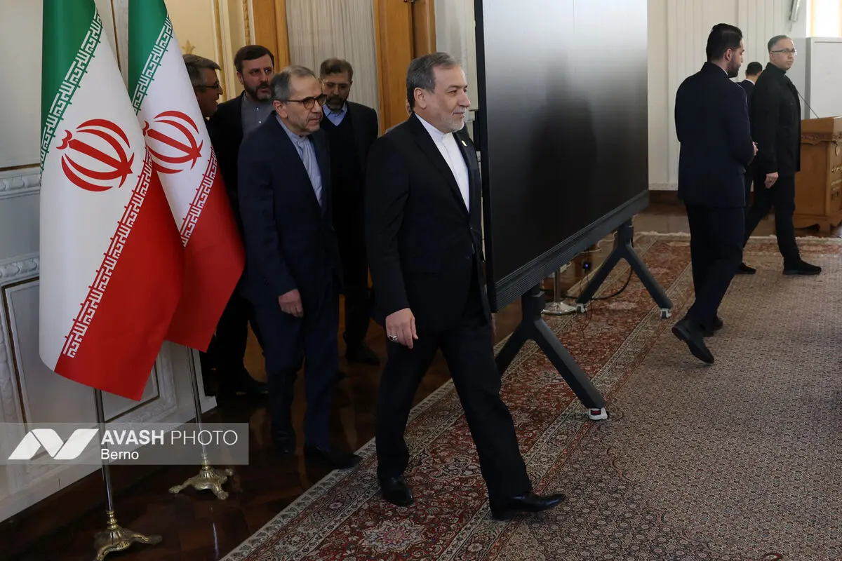 نشست وزیر امور خارجه با سفرا و روسای نمایندگی‌های خارجی مقیم تهران