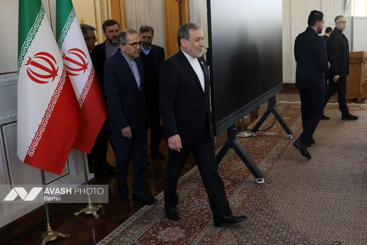 نشست وزیر امور خارجه با سفرا و روسای نمایندگی‌های خارجی مقیم تهران