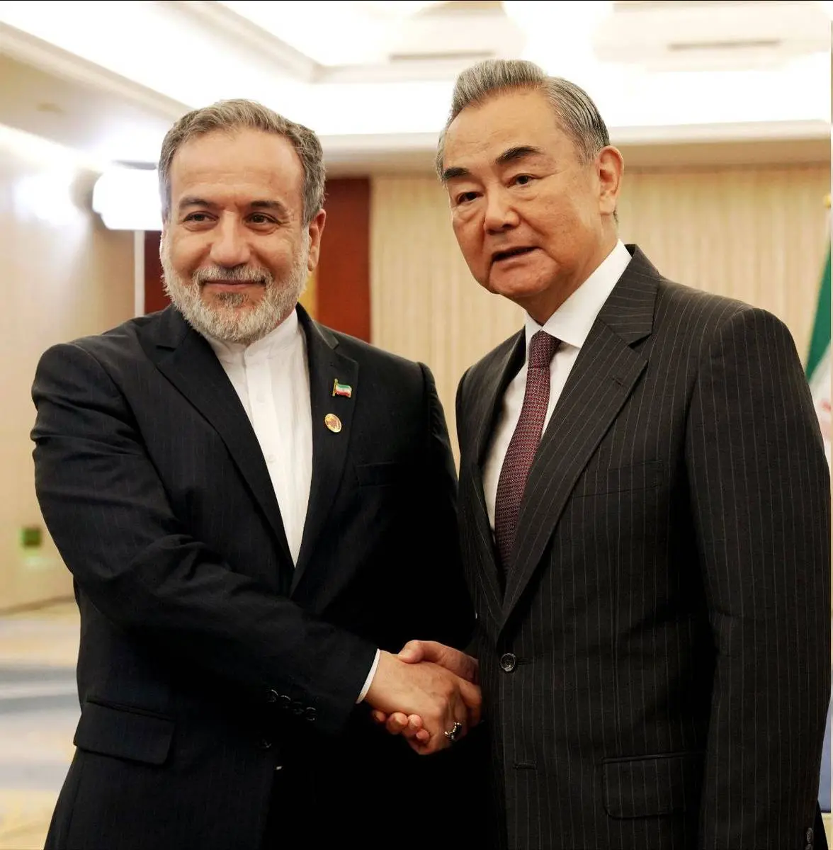 تأکید عراقچی و وانگ یی بر گسترش همکاری و مقابله با یکجانبهگرایی
