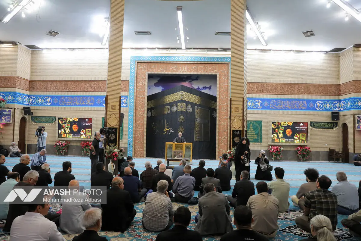 مراسم یادبود مرحوم «اکبر عبدی» در مسجد بلال صدا و سیما