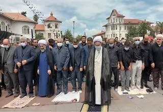 اقامه نماز ظهر عاشورا در سراسر کشور