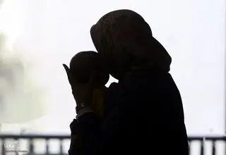 تجارت سایه‌ها در بازار سیاه نوزادان/ روی تاریک فرزندخواندگی غیرقانونی در ایران