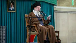 رهبر انقلاب: زن، کارگزار خانه نیست مدیر است