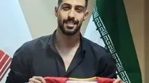 یک مدافع به فولاد پیوست