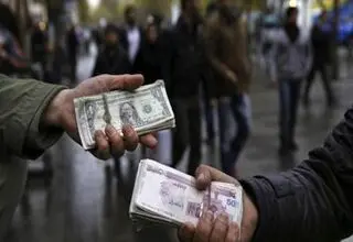 قیمت انواع ارزها در بازار اعلام شد؛ فروش دلار به قیمت ۱۱۰ هزار و ۳۰۰ تومان 