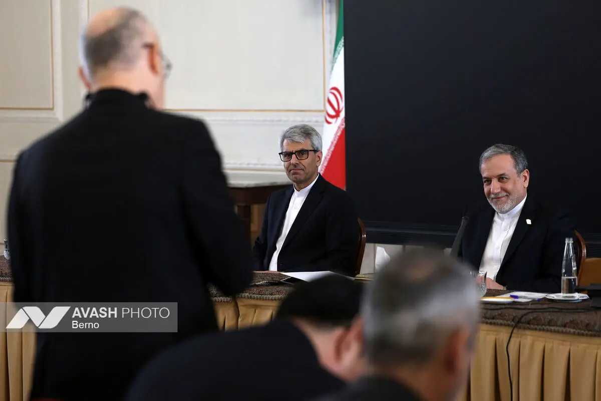 نشست وزیر امور خارجه با سفرا و روسای نمایندگی‌های خارجی مقیم تهران